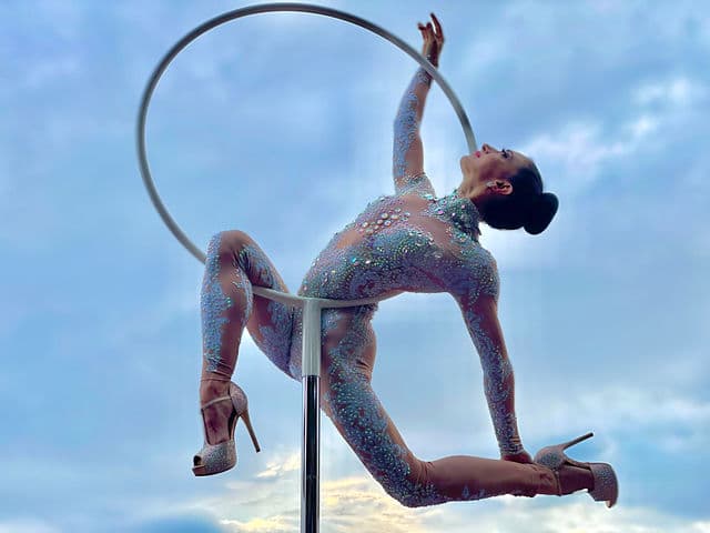 Freestanding Aerial Lollipop Rig performer in costume at an event in the New York metropolitan area (image 7)