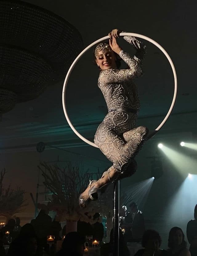Freestanding Aerial Lollipop Rig performer in costume at an event in the New York metropolitan area (image 17)