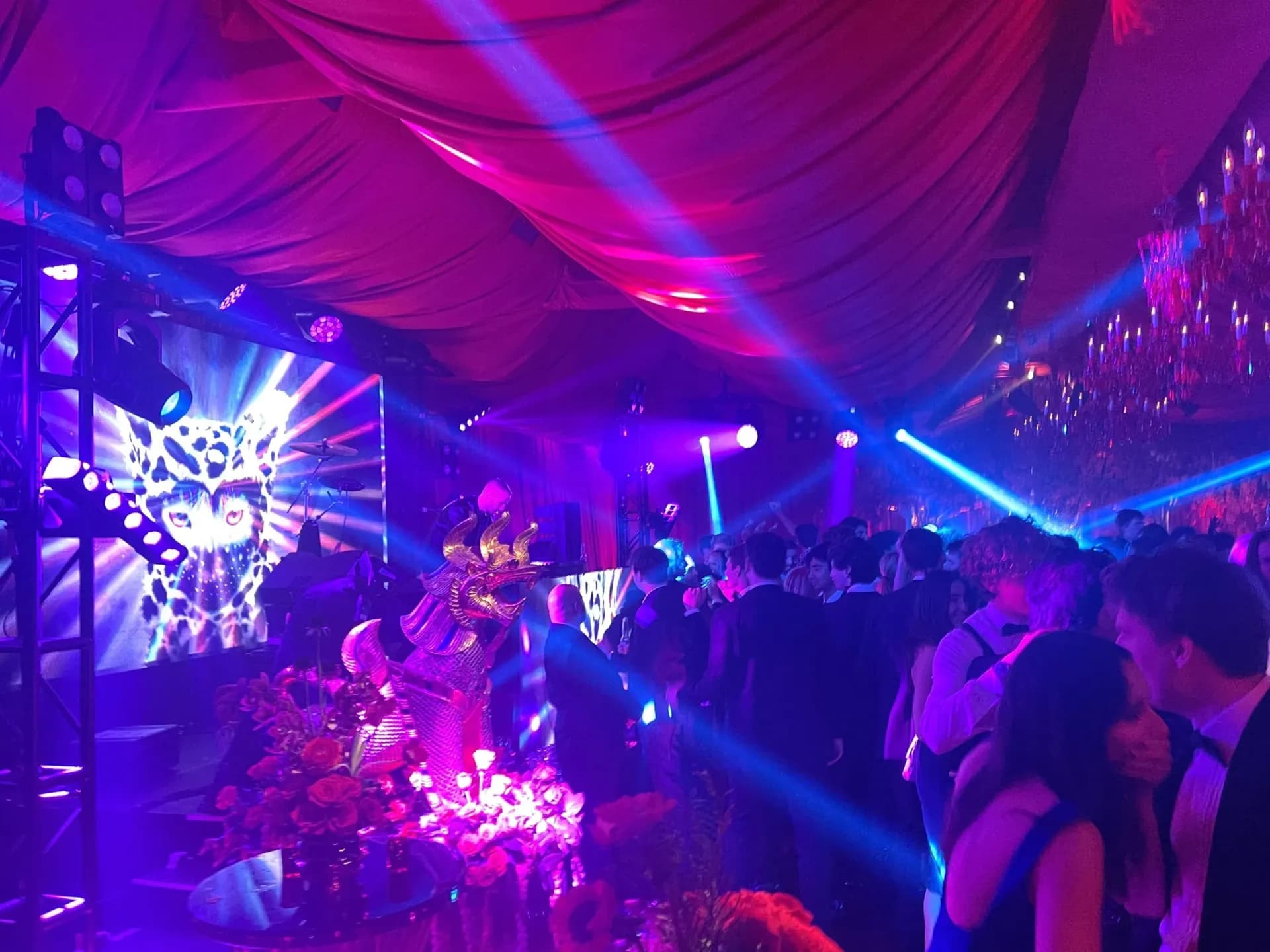 Party with intelligent color lighting and video-wall effects