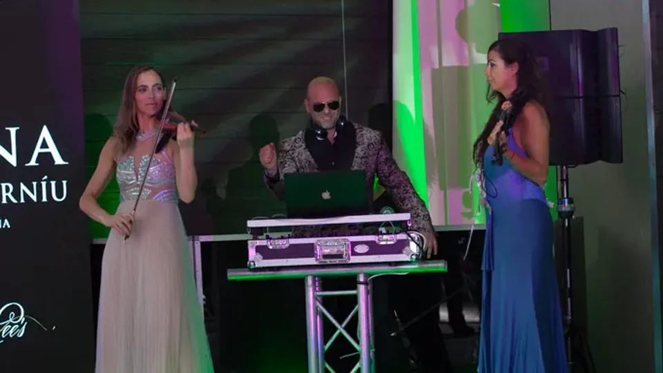 DJ Shiran with Violinists thumbnail